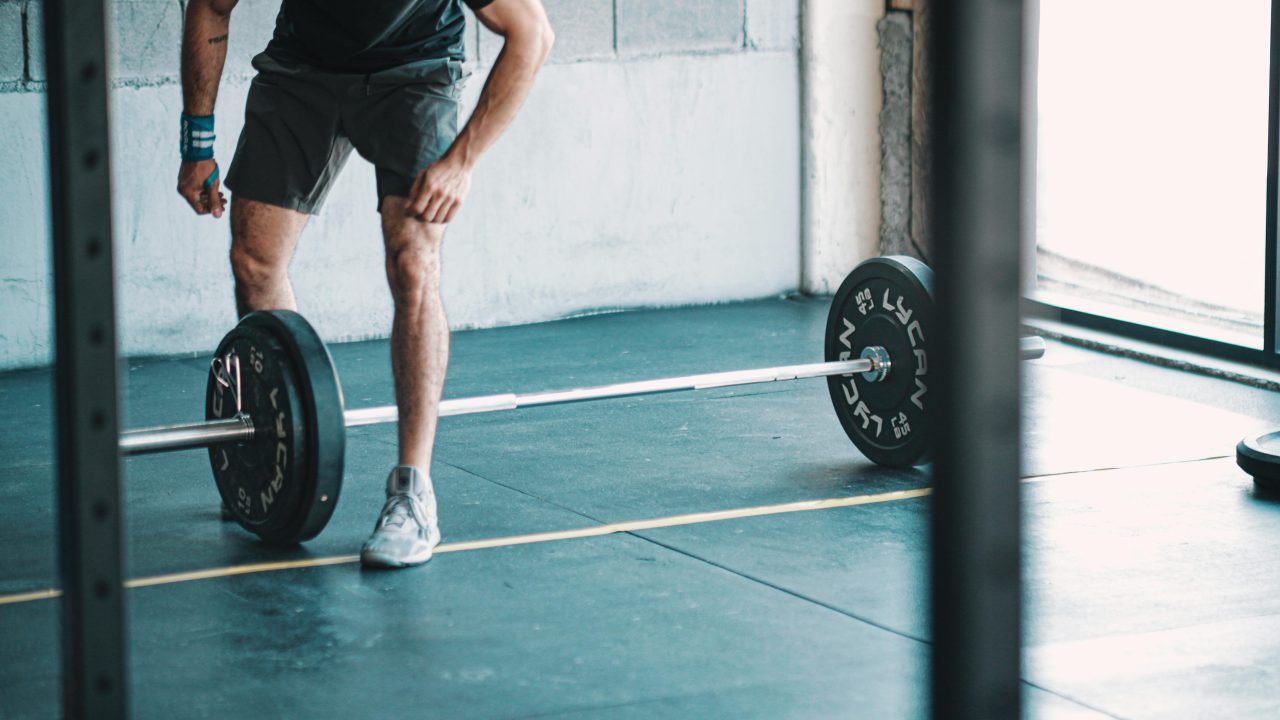 Piso para gimnasio adaptable a espacios pequeños y grandes